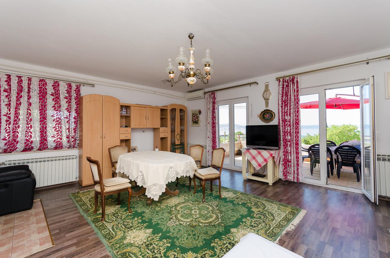 Apartments And Room Luka Klenovica Exterior foto